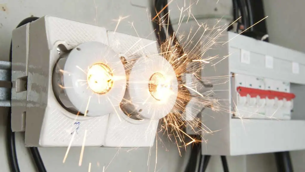 Atención en apagones, cortos, sobrecargas y fallas en Cuernavaca